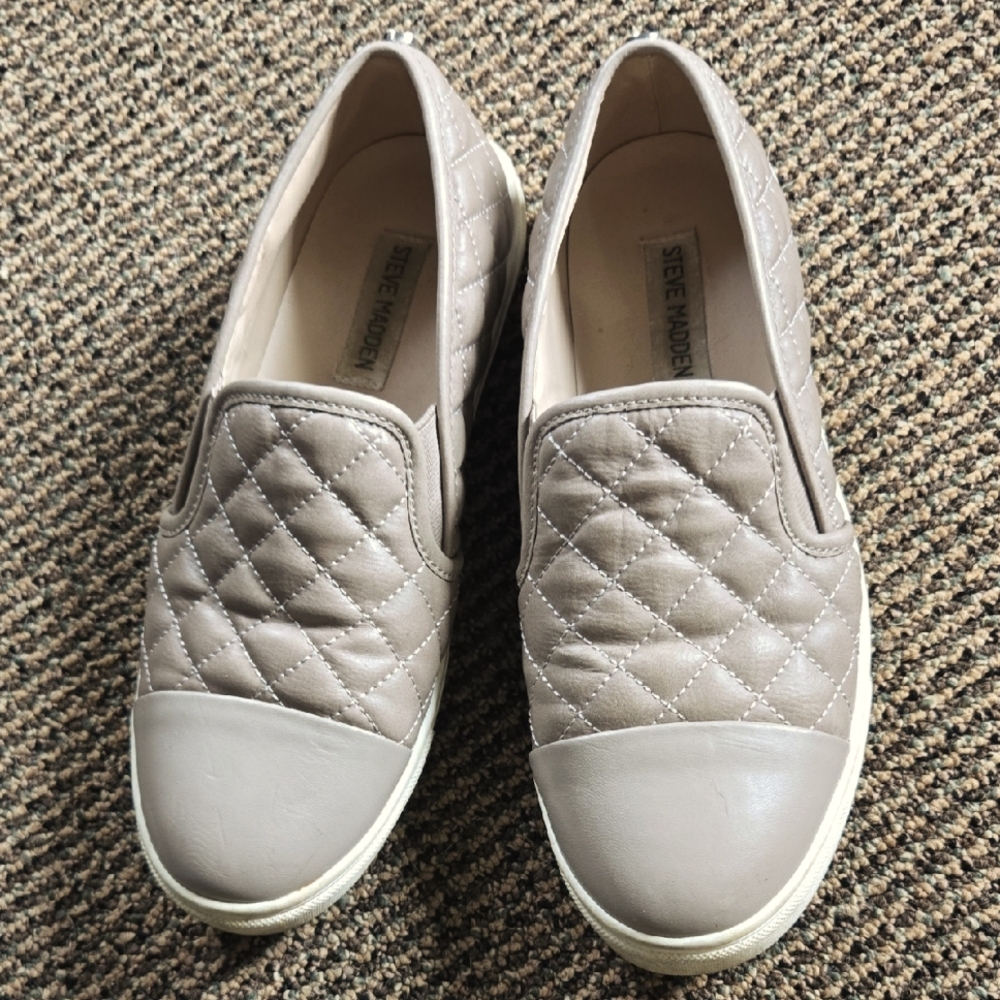 Steve Madden Zaander Mauve Leather Quilted Slip On Loafers